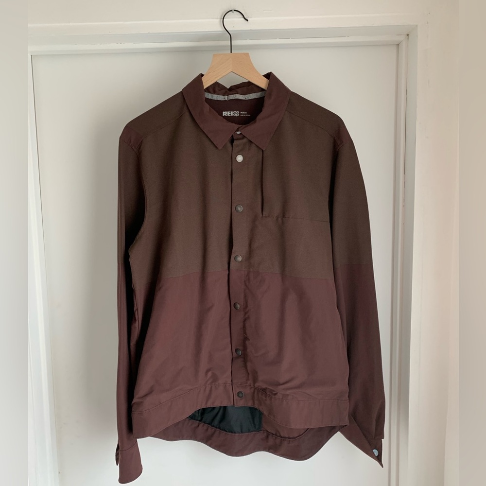 SOLD - REI Men’s Cycling Shirt Jacket with Front and Back Pockets in Maroon